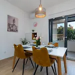 Antica No.3 Apartment